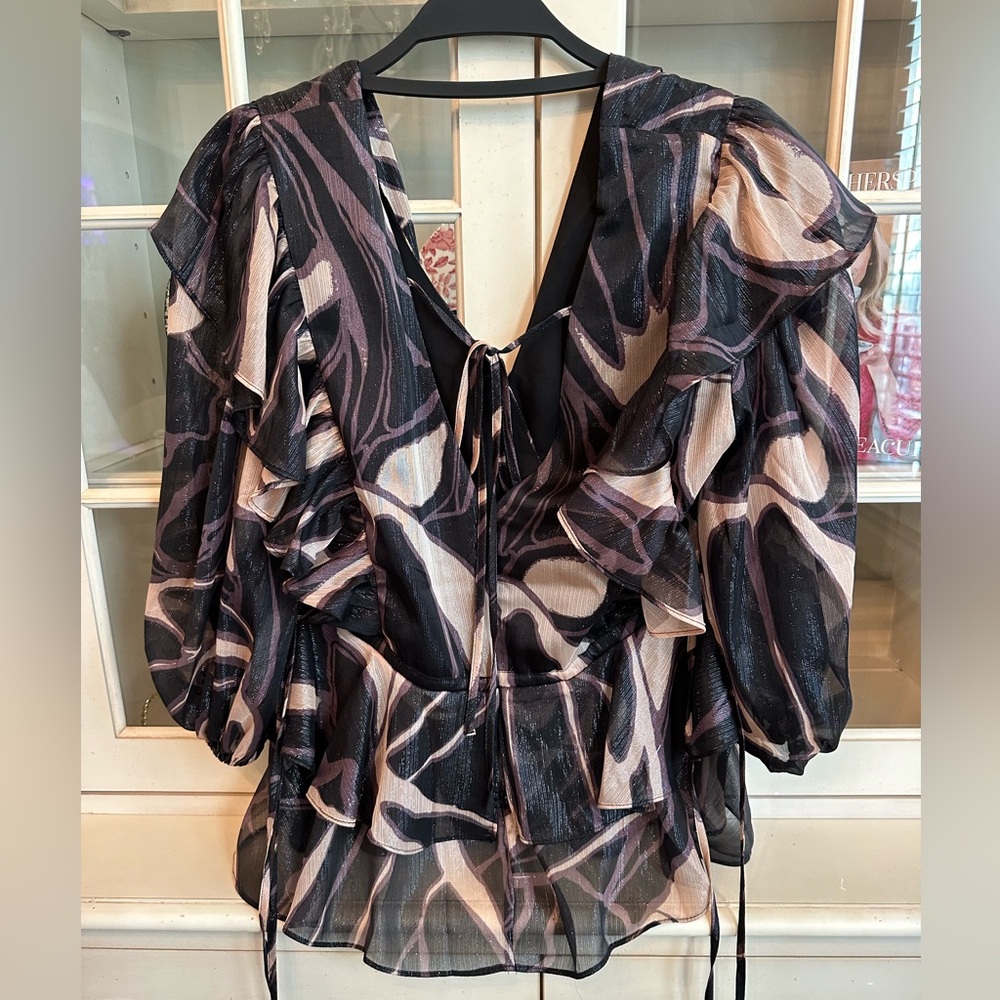 Ted Baker Jasmyna ruffle v-neck top NWT 2 - Picture 2 of 6